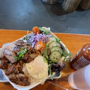 Bowl with chicken and vermicelli + spring mix. Added an egg.