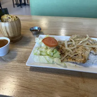 Arroz con habichuelas y pechuga a la plancha