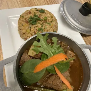 Carne Guisada &amp; Arroz con Gandules