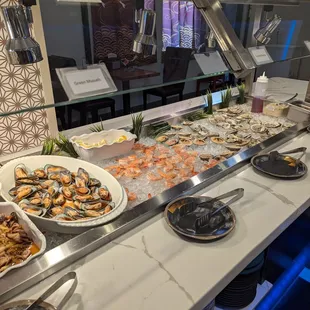 sushi and sashimi, interior