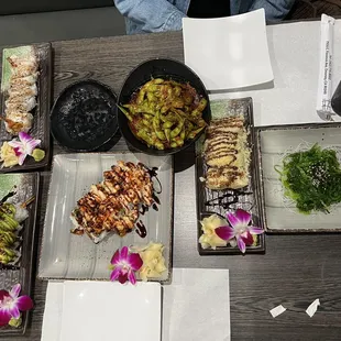 S2. Seaweed Salad A2. Garlic Soy Bean T4. Crunch Roll
