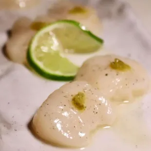 Scallop Ceviche
Yuzu Kosho,Truffle oil, Yuzu salt, lemon