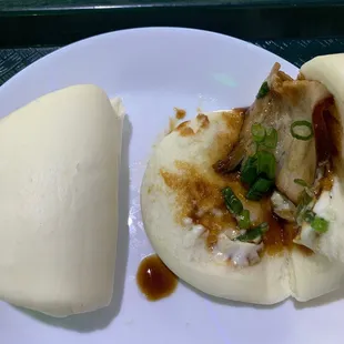 Paid $5 for a little slice of pork belly in the slider. Not worth it.