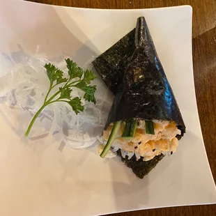 Scallop hand roll