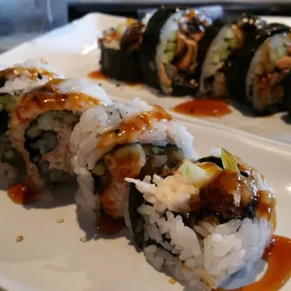 SALMON SKIN ROLL