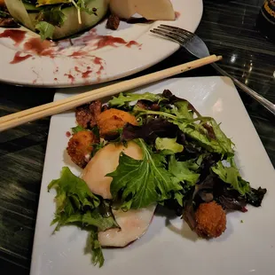 Asian pear &amp; warm goat cheese salad