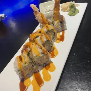 Crunchy shrimp roll with spicy mayo added- YES