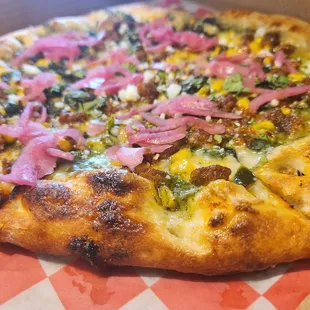Taco&apos;bout it pizza