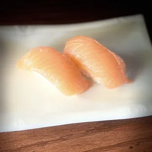 Salmon Sushi 2pcs.