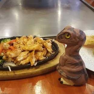 Bob the Raptor Says &quot;It&apos;s hard to go wrong with chicken prey.&quot;