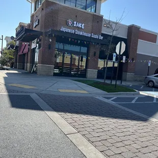 the outside of the restaurant
