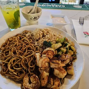 Hibachi shrimp  with mojitos