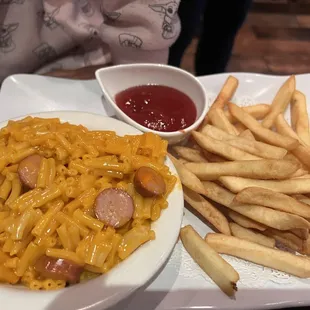 Kids Mac and cheese