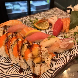 Sushi combination 6pcs sushi &amp; 6pcs sashimi with T11. Tempura Salmon Roll