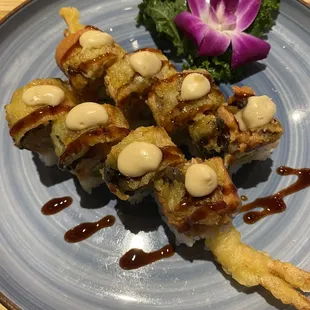 Salmon T11. Tempura Salmon Roll