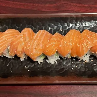 Alaskan Salmon (so delicious!!!) This got this place a 4 stars, or I would give a 2 stars.