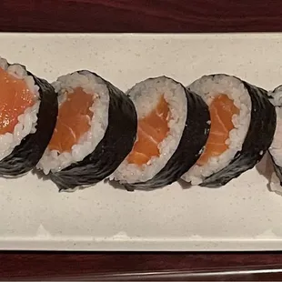 Salmon roll (so so)