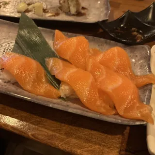 1 Piece Salmon Sushi