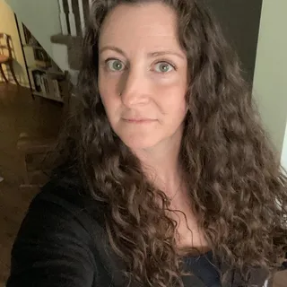 Lori R.