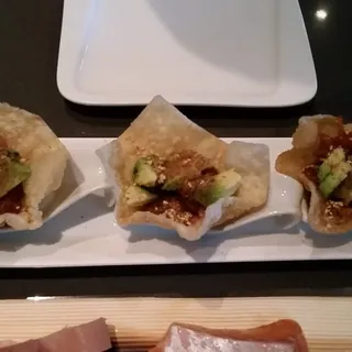 Spicy Tuna Tartare Tacos