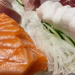 35 pcs assorted sashimi
