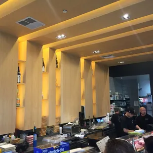 Bar/sushi counter