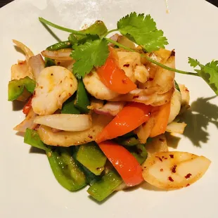 Scallop with onions &amp; peppers in spicy sauce