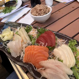 Sashimi Deluxe Entree