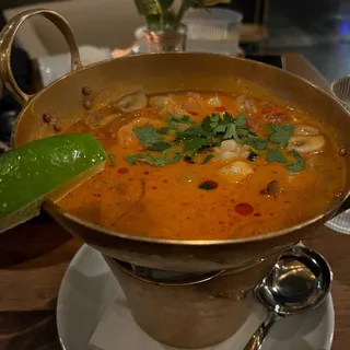 Sakhuu Seafood Tom Yum