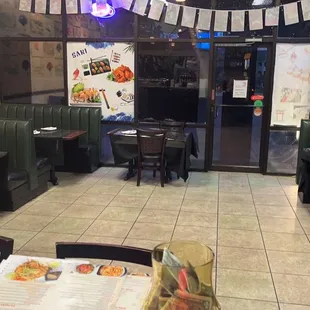 Big and comfortable booths