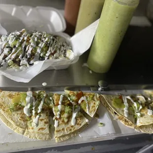 That's the best food in town !!! I really love the taste ... like in Mexico baby!!! Tacos , quesadillas, asada fries , are FIREE !!