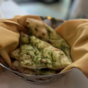 Pesto Naan