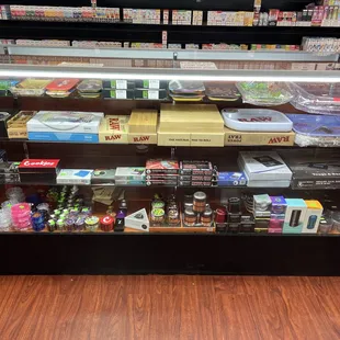 Rolling trays, Grinders, and scales