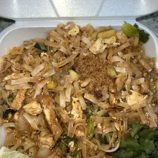 Chicken and Tofu Pad Thai