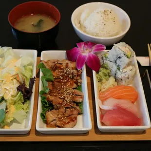 Lunch bento w/ 3 Items