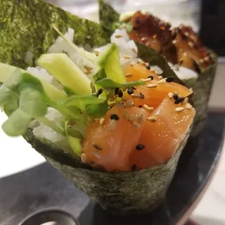 Spicy Salmon Hand Roll