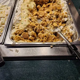 About 2 cups of pudding and 10 boxes of nilka wafers, DRY A.F