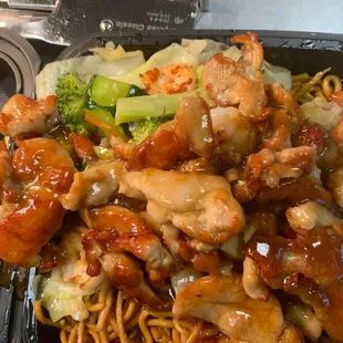 Chicken teriyaki with noodles and mix vegetables