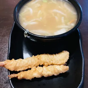Udon and shrimp tempura