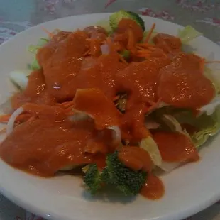 Salad with ginger sauce