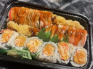 Omka Grill & Sushi