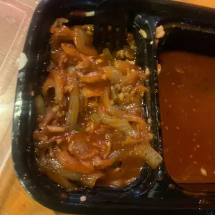 I present Straight onion B1. Spicy Beef Bulgogi with Rice with 3 bulgogi pieces?