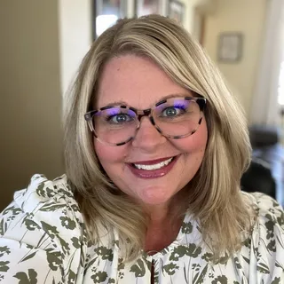 Elisabeth B.