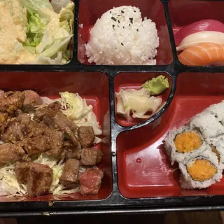 8. Spicy Salmon Roll with Crunchy