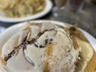 Tom's