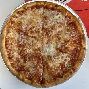 10" personal plain - crispy crust, good sauce to cheese ratio, slight char - above average and repeat worthy