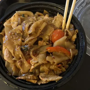 Kee Mao (Drunken Noodles)