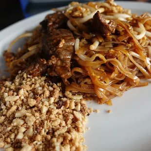 Beef pad Thai, 5 stars, will give you nightmares