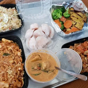 Crab fried rice, pad thai, pumpkin curry, bbq chicken,  and pad kee mao.