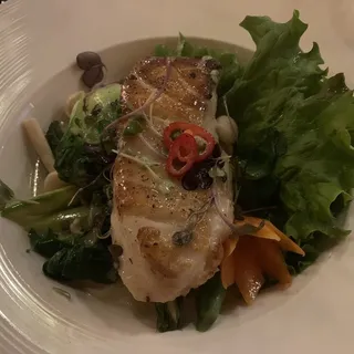 CHILEAN SEA BASS IN AROMATIC COCONUT MILK (GF)